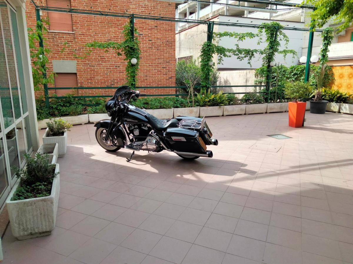 Hotel Stiefel Lignano Sabbiadoro Buitenkant foto
