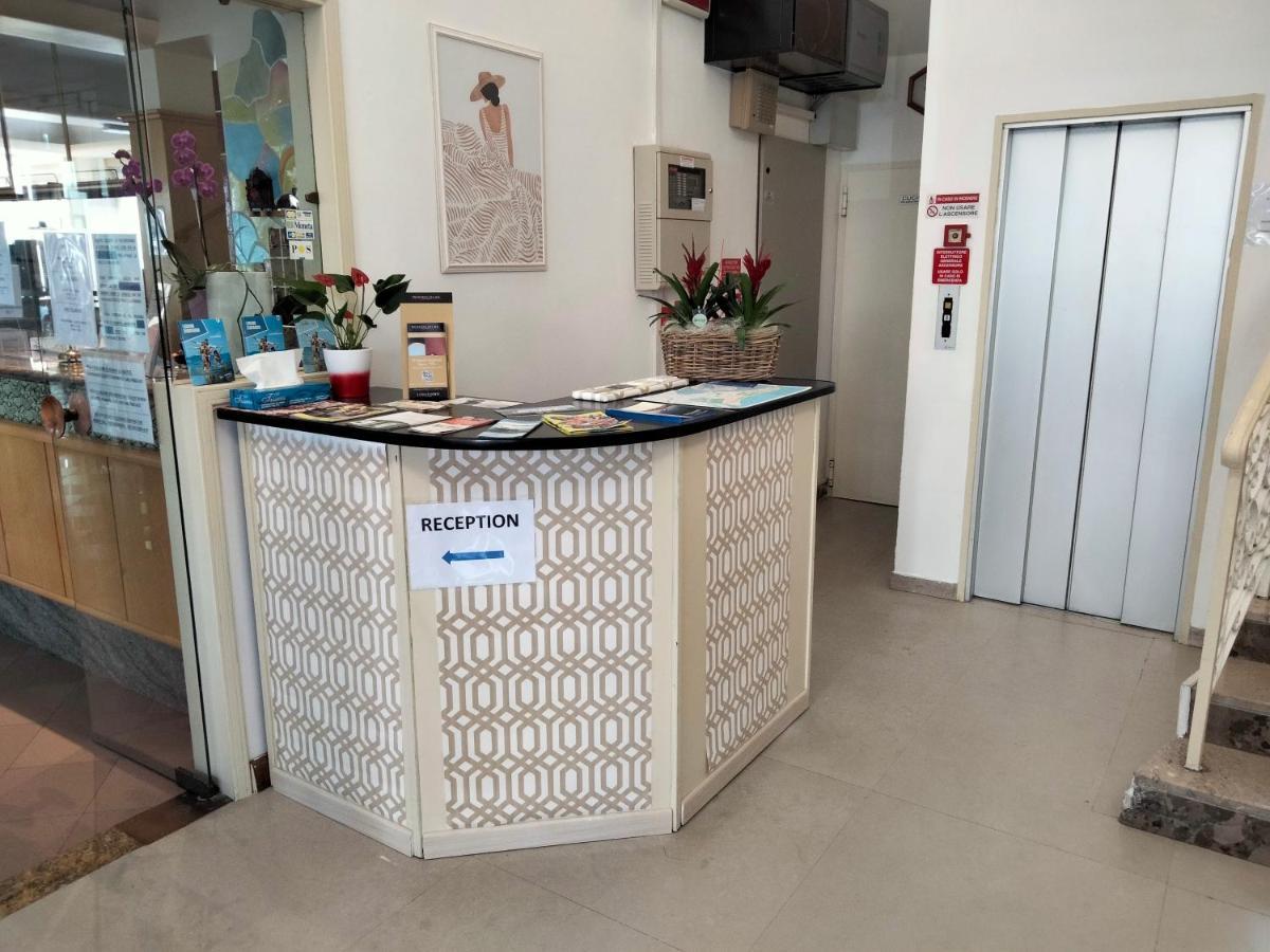 Hotel Stiefel Lignano Sabbiadoro Buitenkant foto
