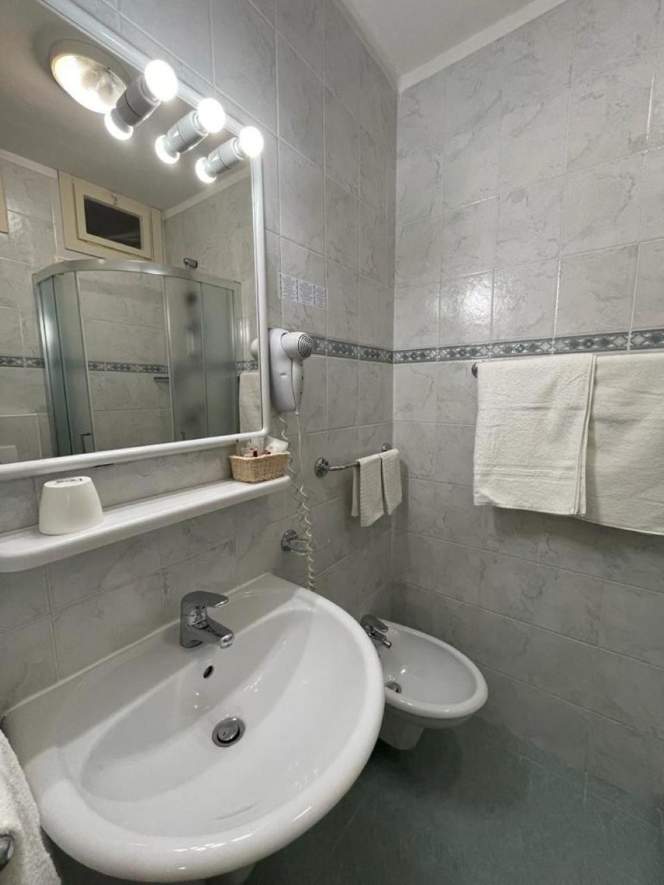 Hotel Stiefel Lignano Sabbiadoro Kamer foto