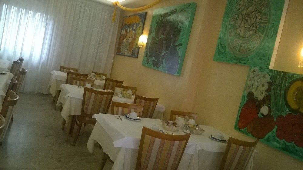 Hotel Stiefel Lignano Sabbiadoro Buitenkant foto